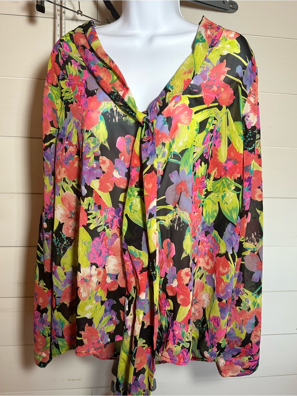 #190 Floral Tie-Front Blouse in Multicolor